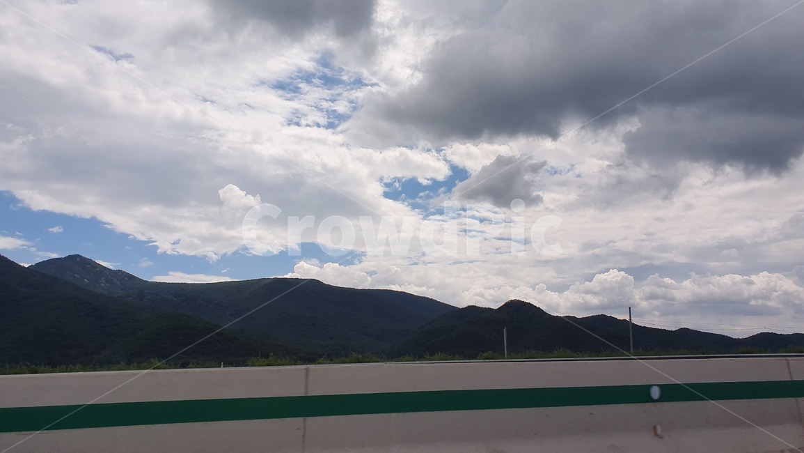 구름,고속도로,날씨,weather,산,경치,풍경,도로,배경,배경화면,하늘