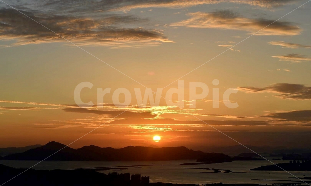 노을,일몰,하늘,구름,해질녘,해,따뜻한,산,sunset,sun,sky,자연,풍경,nature,landscape,outdoors,옥외,sunlight,햇빛,light,빛,flare,플레어