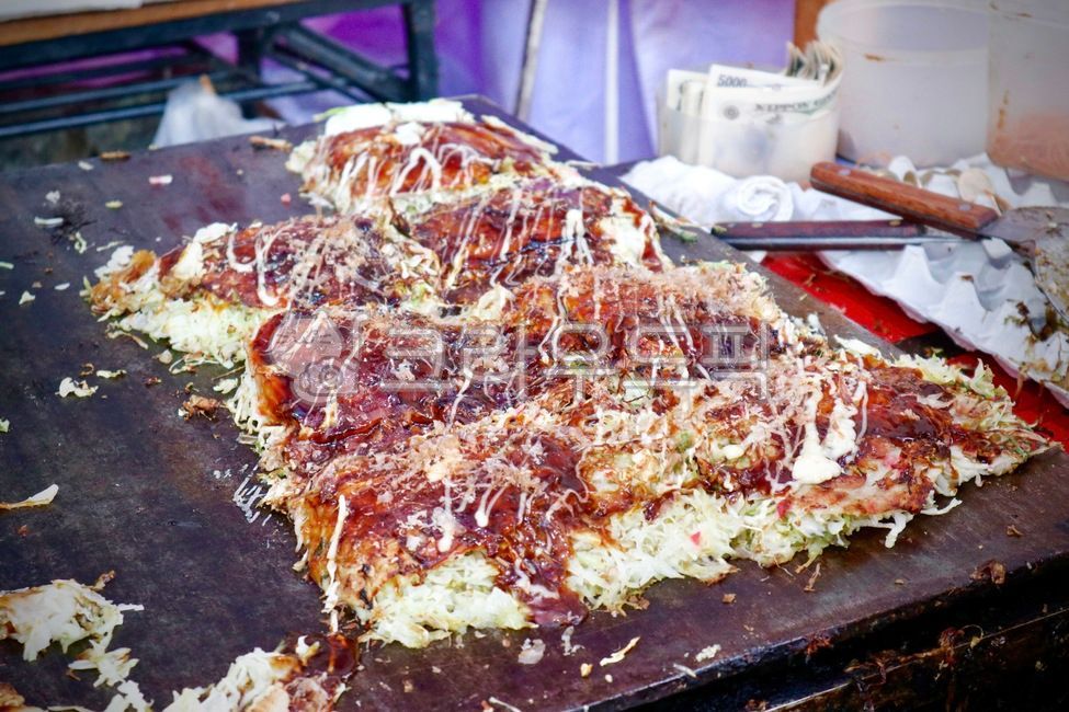 오꼬노미야끼,일본음식,맛집,음식,철판,윤기,마요네즈,가쓰오부시,가다랑어포,양배추요리,양배추,양배추전