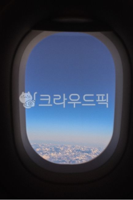 sky,cloud,blue sky,azuresky,airplane,window