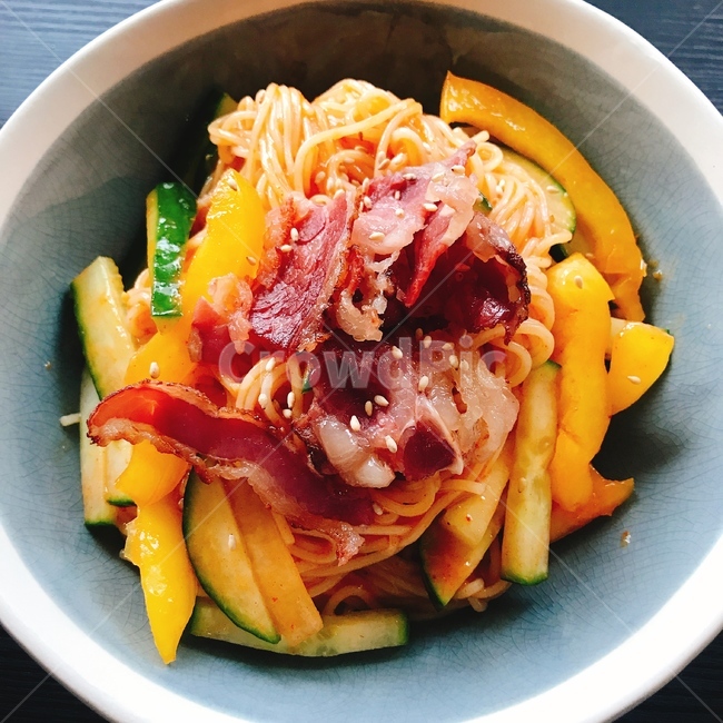 비빔국수,새콤달콤,초고추장,여름,오이,파프리카,베이컨,음식,식재료,요리,food,cook,meal,dishes,food reserves