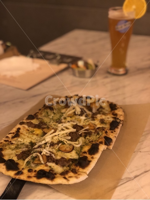 야식,피자,맥주,음식,pizza,음식,식재료,요리,food,cook,meal,dishes,food reserves,양식,서양음식,서양요리,western food,western dishes,western meal,western cook