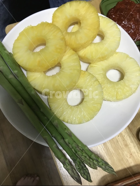 캠핑,캠핑요리,파인애플,아스파라거스,고기굽기전
