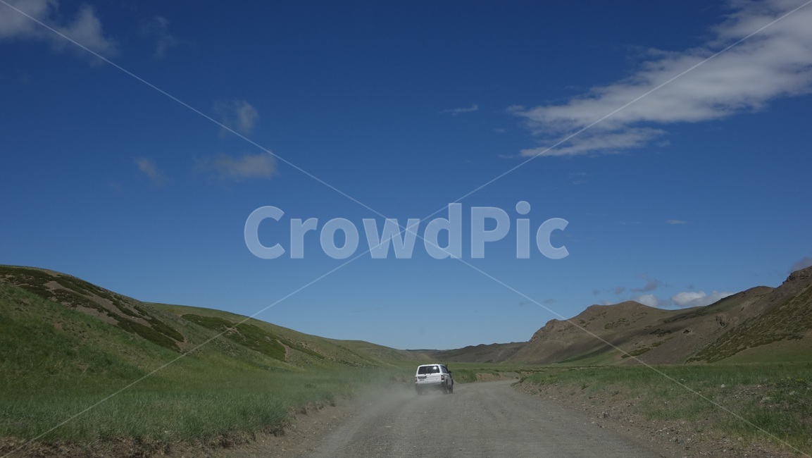 horizon,지평선,벌판,초원,field,road,도로,gravel,자갈,dirtroad,자동차,드라이빙,오프로드,offroad,outdoors