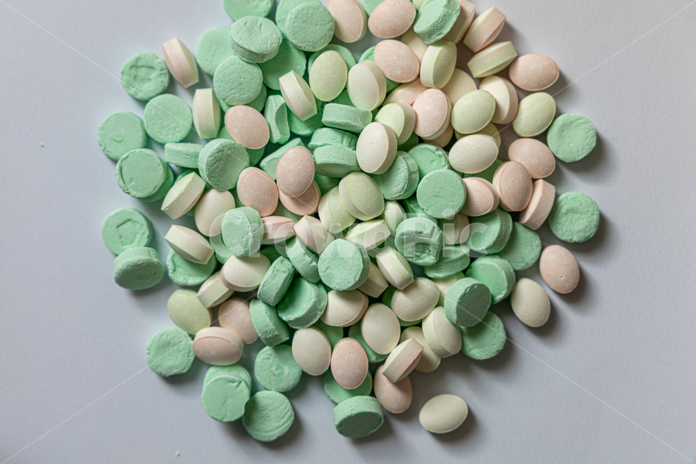 addiction,antibiotic,capsule,care,closeup,concept,cure,dose,drug,group,healthcare,hospital,ill,medical,medicament,medicine,pain,painkiller,pharmaceutical,prescription,recovery,science,supplement,treatment,vitamin,약물치료,알약,처방,치유,치료제,영양제,비타민,약