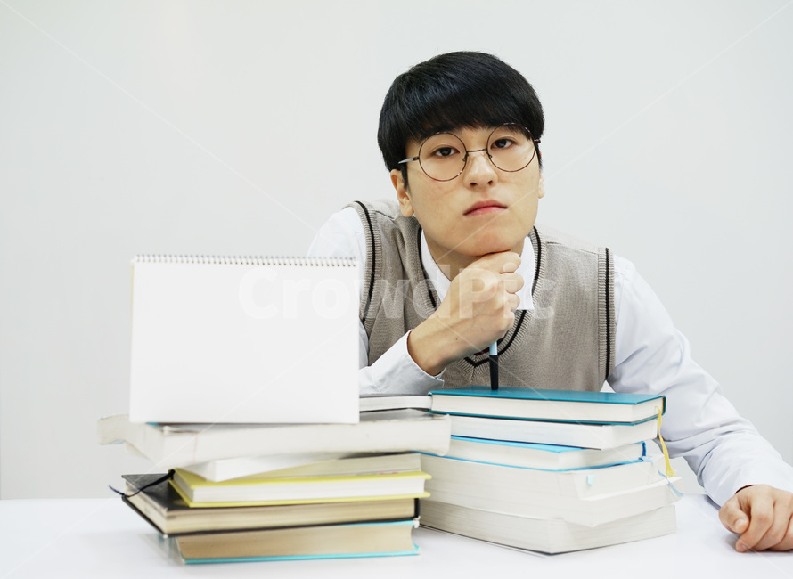 수능,교육,학생,교복,시험,강의,수업,고등학생,고3,남고생,남자고등학생,남고,수능시험,기말고사,중간고사,모의고사,exam,quiz,test,학업,공부,남자,남학생,사람,인물,인간,human,person,얼굴표정,facialexpression,face,남성,man,male,학교,education,learning,study,schoo,사람,인물,인간,human,person,얼굴표정,facial expression,face,남성,남자,man,male,감정표현,기분,feeling,emotion,교육,학교,공부,education,learning,study,school