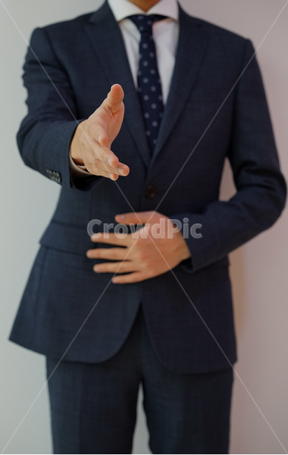 비즈니스,사업,남성,남자,양복,정장,악수,사람,인물,인간,human,person,신체일부,몸,body,손,제스처,표시,손짓,표현,gesture,hand,sign,expression,남성,남자,man,male,산업,industry,industrial,비즈니스,사업,business,service,work