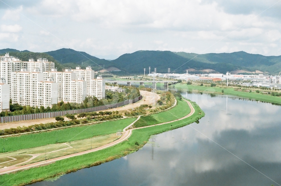 도시,도심,하천,아파트,도시하천,제방,금호강,도시,풍경,city,landscape,한국도시풍경,한국도시경관,korea cityscape,nature,자연,경치,outdoors,옥외,scenery,aerial view,조감도
