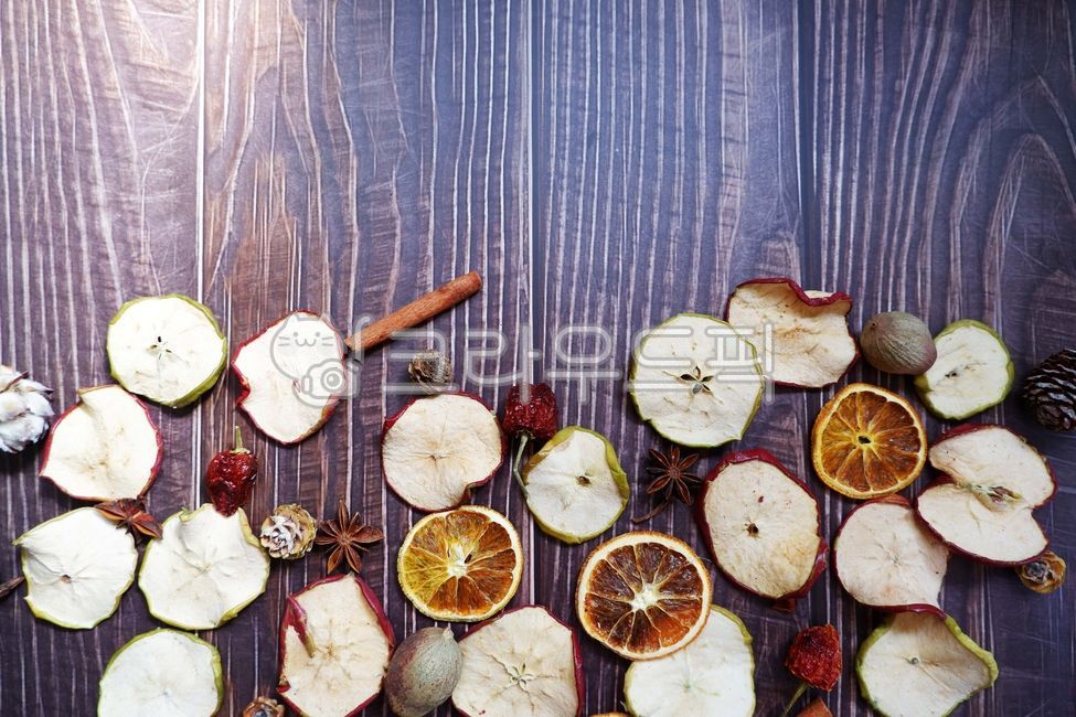 dried fruit,cinnamon,cinamon,Fruit,winter fruit,spice,spicy,food,health food,orange,apple,fruits,dryfruits,wood,dry fruit