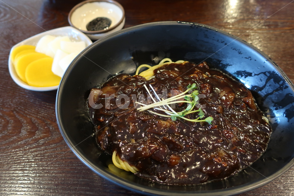 짜장면,자장면,중국요리,면발,분식,배달,음식,요리,단무지,양파,춘장,음식,식재료,요리,food,cook,meal,dishes,food reserves,중식,중국음식,중화요리,chinese food,chinese dishes,chinese meal,chinese cook
