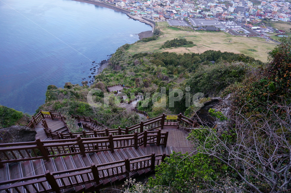 성산일출봉,계단,내려가는,내려가는계단,마을