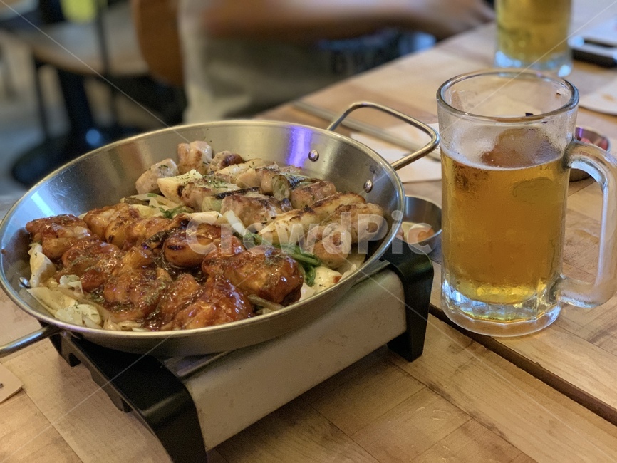 beer,맥주,drink,음주,음식,meal,food,닭꼬치,술안주,chicken,delicious,음식,식재료,요리,food,cook,meal,dishes,food reserves,육류,고기,meat