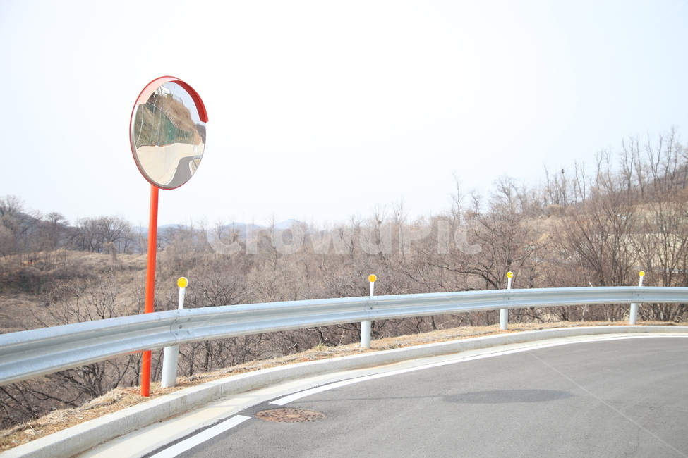 배경,거울,도시,거리,도로,빛,그림자,대비,교통,교통수단,traffic,transportation