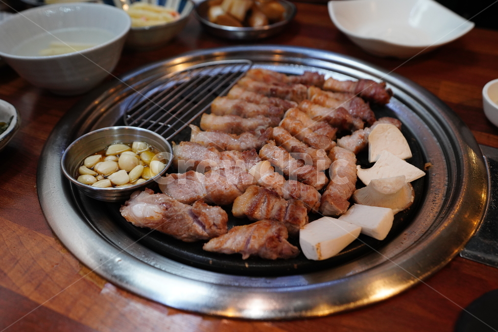 고기,돼지,육류,육식,안주,음식,불판,삼겹살,구이,한식,먹방,먹거리,푸드,식사,음식,식재료,요리,food,cook,meal,dishes,food reserves,육류,고기,meat