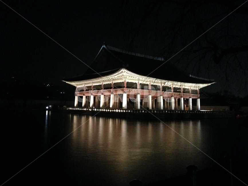 경복궁야간개장,경회루,경회루야간,경복궁,광화문,야경,밤,풍경,nightscape,night,landscape,한국전통,한국문화,korean traditional,korean culture,랜드마크,landmark,tourist attraction,한국랜드마크,한국관광지,한국명소,korea landmark,korea tourist attraction,architecture,건축물,building,건물