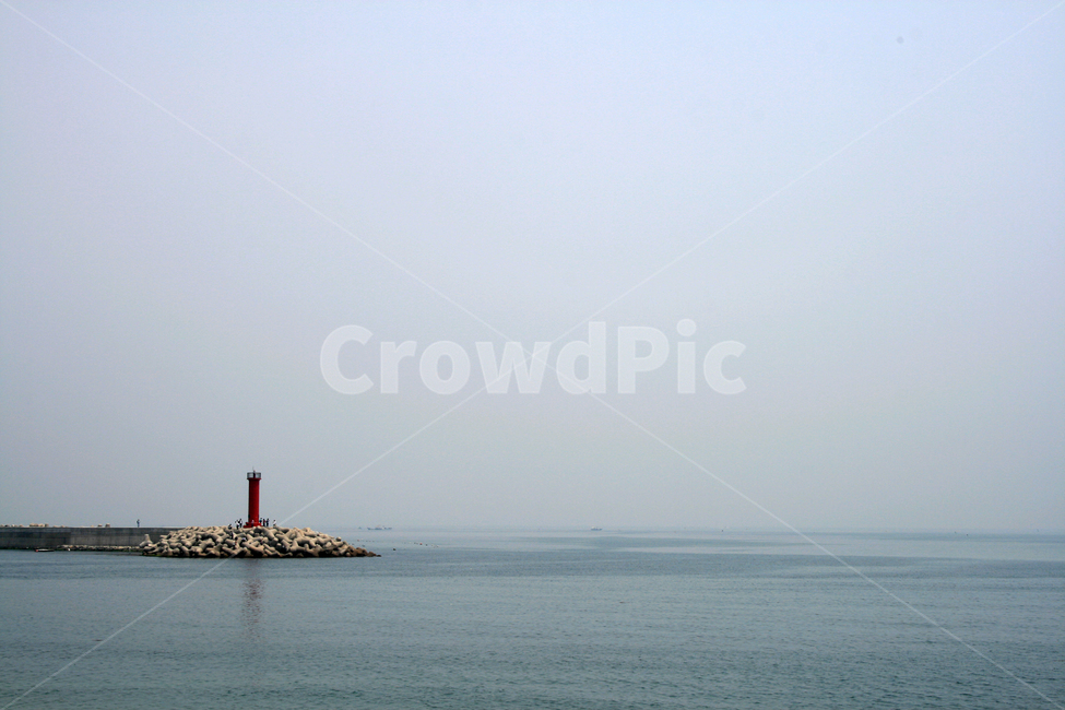 바다,수평선,등대,하늘,동해,한국,sea,등대,lighthouse,nature,자연,land,땅,outdoors,옥외,water,물,ocean,대양,shoreline,해안선