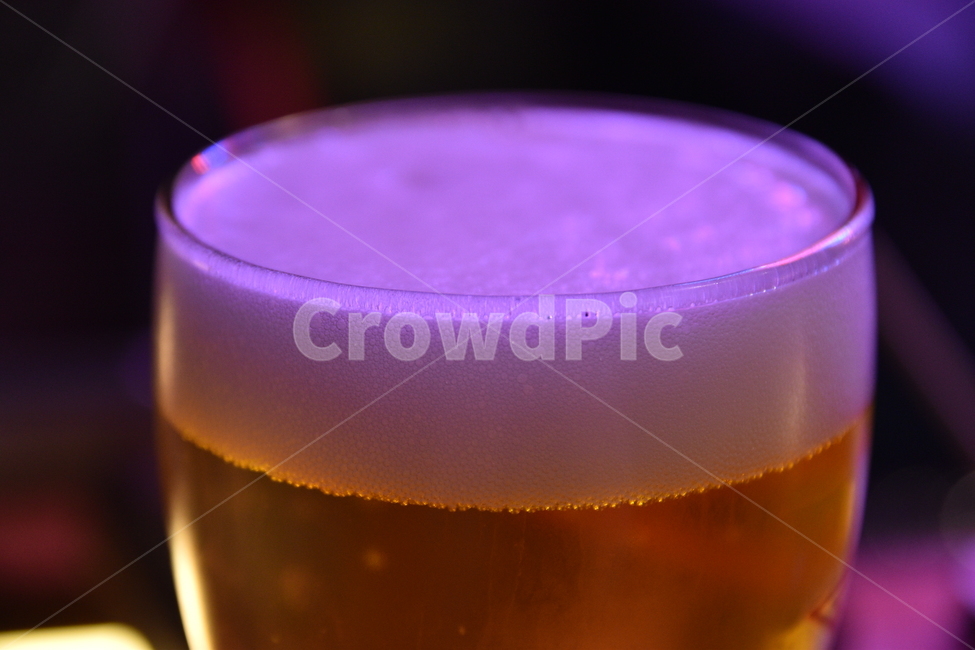 맥주,생맥주,거품,크림맥주,탄산,기포,시원함,술집,beer,불금,저녁,술자리,술,주류,alcohol