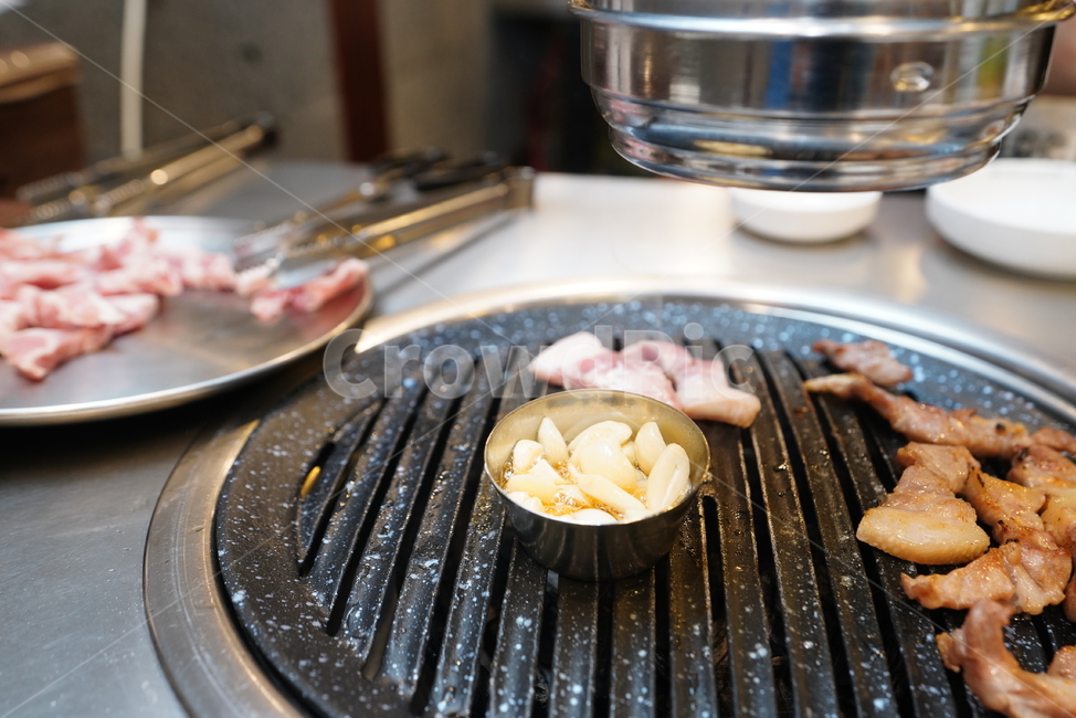 고기,육식,육류,돼지,꼬들살,식사,음식,술안주,먹거리,푸드,구이,한식,불판