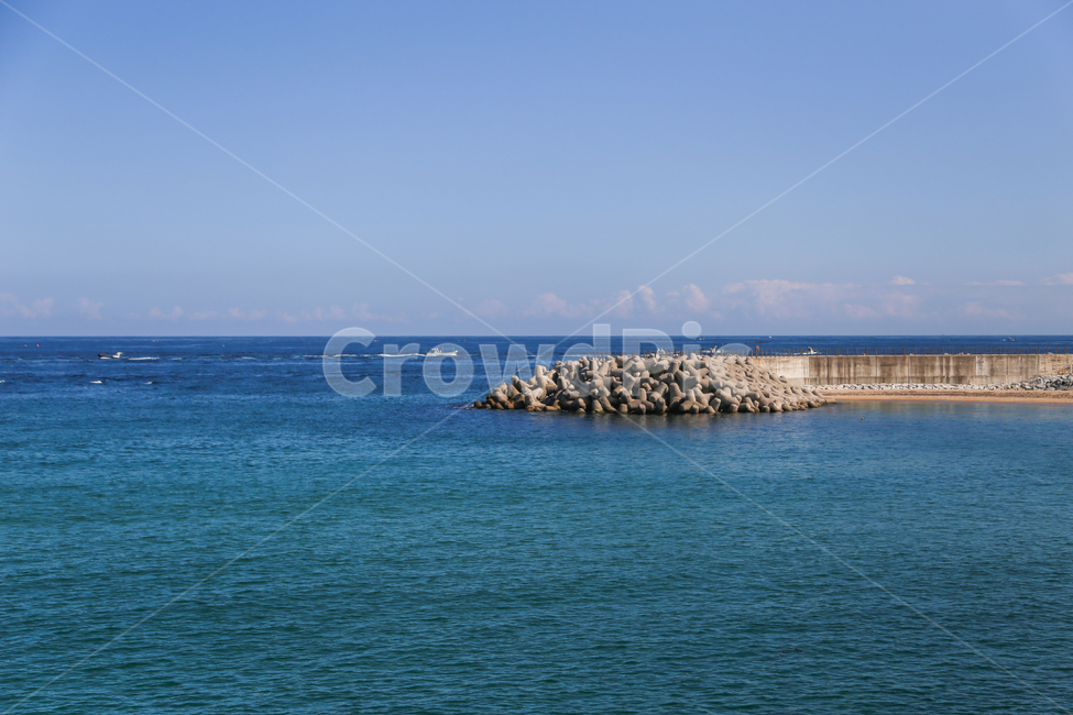 바다,파도,방파제,항구,풍경,자연,해변,sea,ocean,wave,landscape,nature,blue,하늘,sky,해안선,수평선,연안,coast,자연,풍경,nature,landscape,outdoors,옥외,land,땅,대양,water,물,shoreline