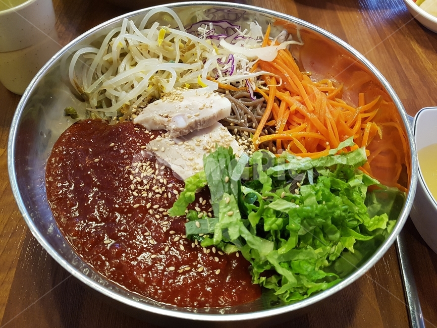 막국수,비빔국수,비빔면,누들,국수,음식,식재료,요리,food,cook,meal,dishes,food reserves,면류,면요리,noodles