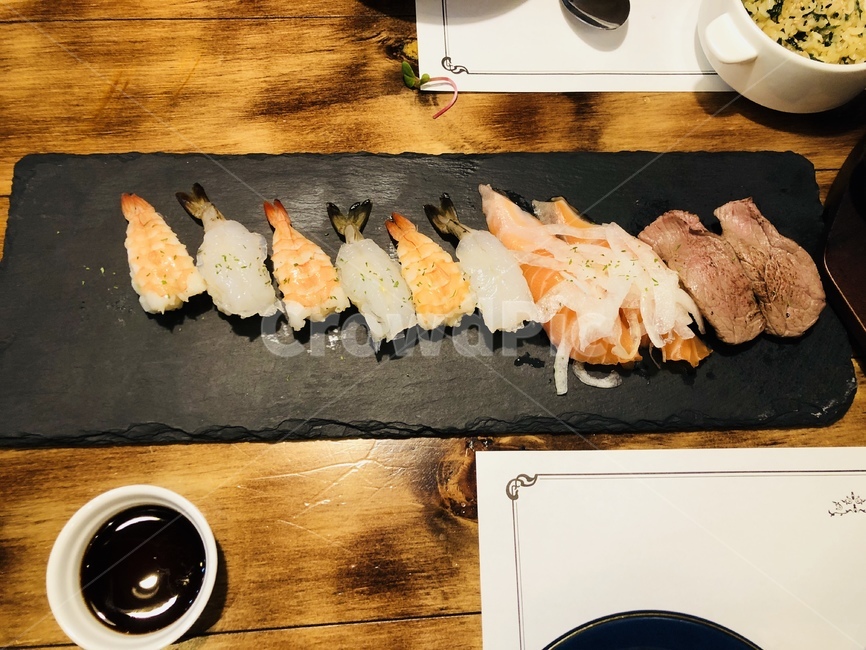 일식,초밥,연어,새우,음식,음식,식재료,요리,food,cook,meal,dishes,food reserves,일식,일본음식,일본요리,Japanese food,Japanese dishes,Japanese meal,Japanese cook