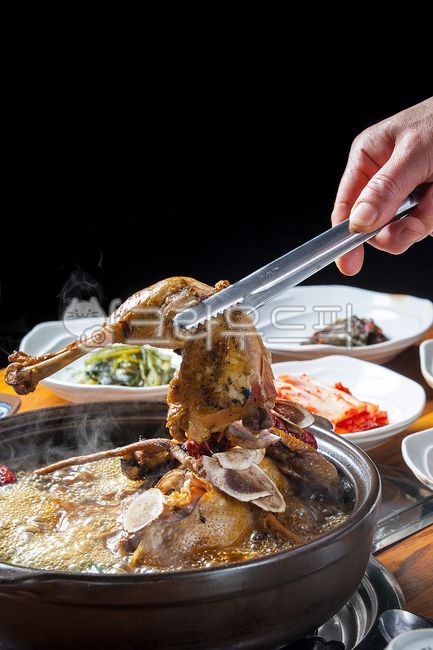 Gospel of Words,Boiled deer antler chicken,chicken,Chicken dishes,Antler Oriental Medicine Chicken Baeksuk,Boiled Chicken,nutritious cuisine,Baeksuk,Oriental medicine chicken stew,Traditional health food,Oriental medicine deer antler stew,Boiled rice dish