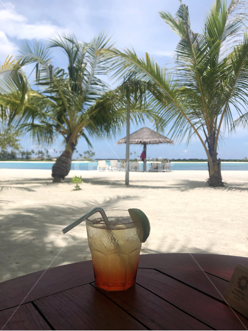 몰디브,maldives,휴양지,섬,island,칵테일,cocktail,라임,lime,빨대,straw,하늘,colorful,sky,구름,cloud,자연,nature,바다,sea,로맨틱,romantic,여행,휴가,traveling,vacation,trip,journey,voyage,ocean,해외여행,대양,water,물,해안선,coast,연안,수평선,outdoors,옥외,여유,rest,휴식,허니문,신혼여행,honeymoon,방갈로,bungalow,파라솔,parasol,의자,chair,tropical,트로피칼,palm,야자나무,leaf,summer,sand,beach,여름,트로피컬
