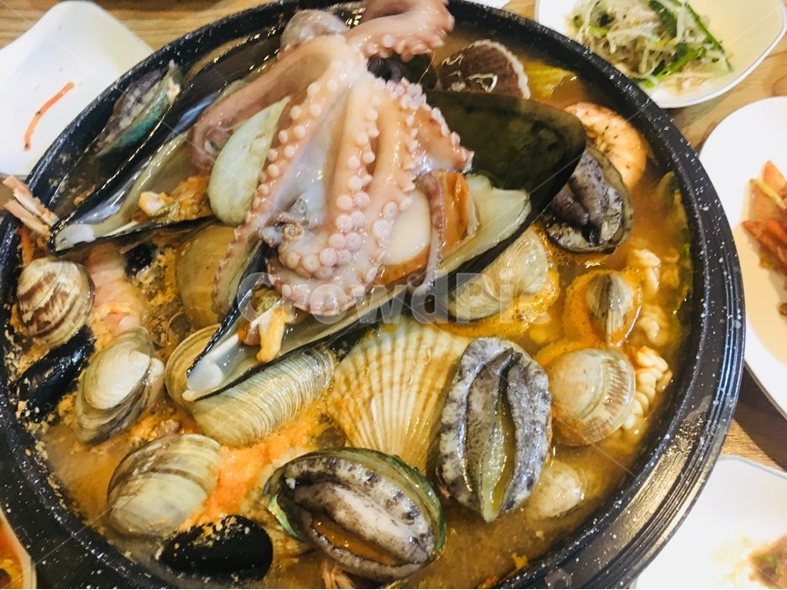 해물탕,해산물,바다요리,국물,해조류,음식,식재료,요리,food,cook,meal,dishes,food reserves,수산물,해산물,fishery products,seafood,한식,한국음식,한국요리,korean food,korean dishes,korean meal,korean cook