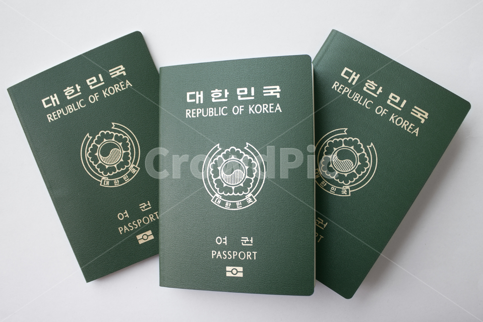 여권,한국여권,passport,대한민국여권,id,사물,물건,business,card,citizen,emigration,identification,identity,international,korea,pass,republicofkorea,security,한국,대한민국,탑,탑앵글,탑뷰,여행,휴가,traveling,vacation,trip,사물,물건,오브젝트,thing,object,matter