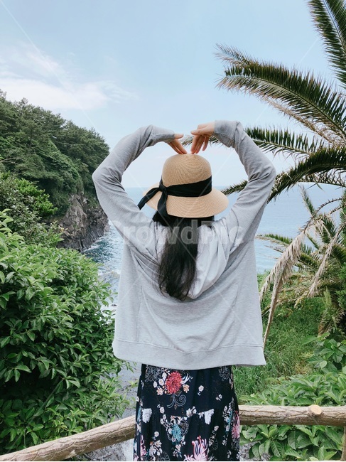 제주도,여행,자연,풍경,여자,뒷모습,산책,하트,사람,인물,인간,human,person,여성,여자,woman,female,lady