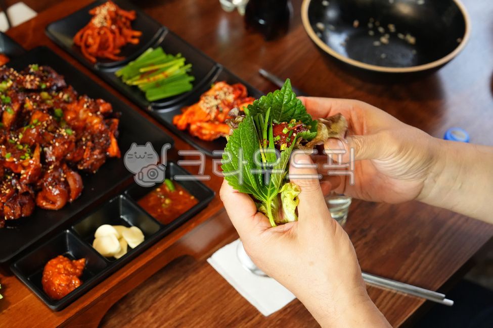 Pork feet,Seasoned Jokbal,spicy pigs feet,cook,fire tribe,Korean,reserves,dishes,pork,korean,food,meal,Korean food,meat,Buljokbal