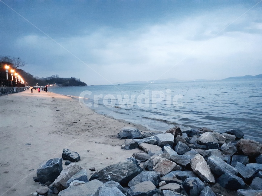 날씨,흑구름,돌,바다,해변,모래사장,자연,풍경,nature,landscape,rubble,파편