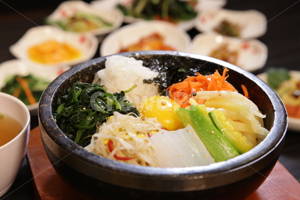 비빔밥,돌솥,야채,계란,노른자,반찬,음식,식재료,요리,food,cook,meal,dishes,food reserves,한식,한국음식,한국요리,korean food,korean dishes,korean meal,korean cook