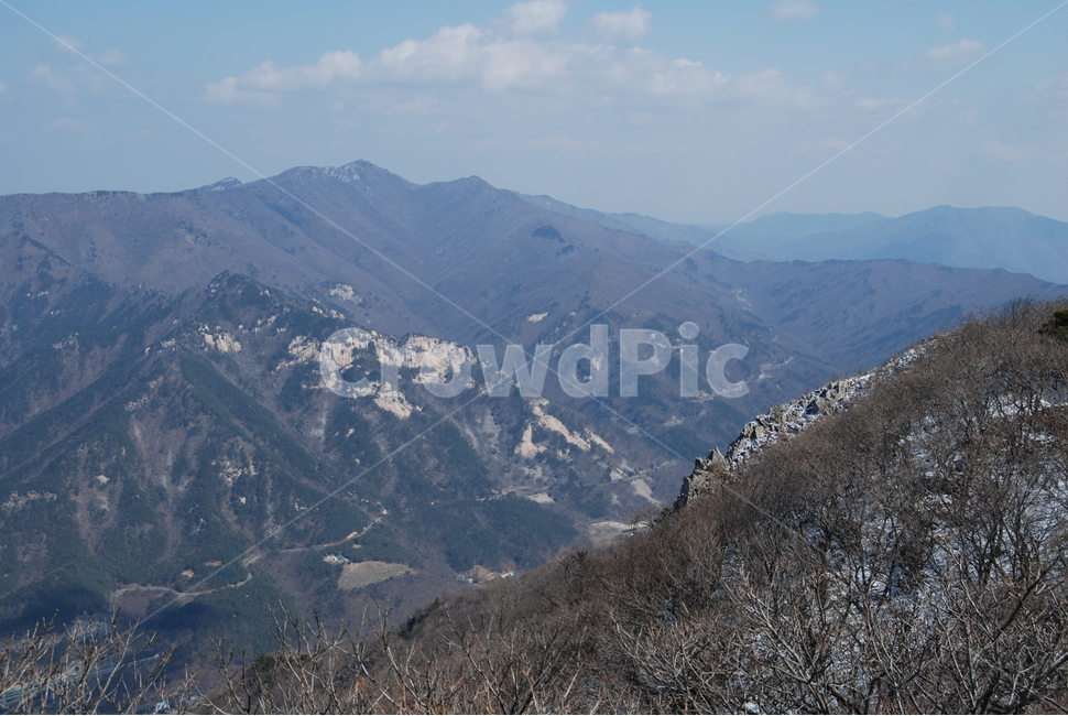 밀양재약산,천황산,재약산사자평원,결빙지,얼음골,등산로,능선,치유,여행,돌,산행,힐링,자연,동행,등산,계절,한국,한국명산,한국등산,풍경,나무,하늘,바람,땅,겨울,계절,winter,season,자연,풍경,nature,landscape,한국자연풍경,한국자연경관,korea nature landscape,slope,경사,mountain,산,mountain range,산맥,outdoors,옥외