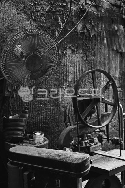 Euljiro,building,Cheonggyecheon,fan,old,wheel,black and white photography,metal,shabby,outdoor,outdoors,outskirts,vintage,machine,background,redevelopment area