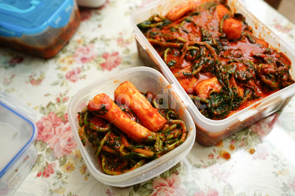 집밥,알타리김치,알타리무,김치,한식,한국음식,한국식,한국,반찬,식사,음식,푸드,식단,식사시간,먹방,가정식,음식,식재료,요리,food,cook,meal,dishes,food reserves,채소,야채,vegetables,한식,한국음식,한국요리,korean food,korean dishes,korean meal,korean cook
