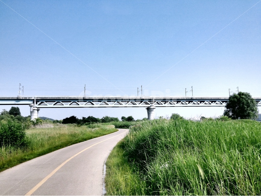 자연풍경,시골길,철도,배경화면,여름,도로,자전거도로,길,자연,풍경,nature,landscape,road,freeway,고속 도로