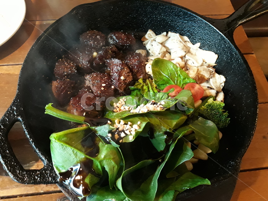 음식,스테이크,소고기,레스토랑,점심,음식,식재료,요리,food,cook,meal,dishes,food reserves,육류,고기,meat,양식,서양음식,서양요리,western food,western dishes,western meal,western cook