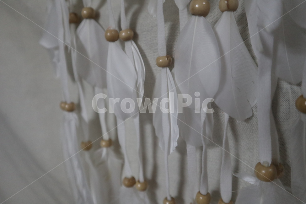 가정장식,homedecor,깃털,장식,깃털장식,흰색,하얀깃털,진주,구슬,feathers,decorations,featherdecorations,white,whitefeathers,pearls,beads,domesticdecorations