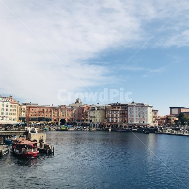 풍경,하늘,유럽풍,유럽,베네치아풍,맑은하늘,맑은날,배경,사진,도시,풍경,city,landscape,해외,외국,세계,foreign,oversea,world,세계도시풍경,해외도시풍경,외국도시풍경,world cityscape,vehicle,차량,watercraft,선박,transportation,교통,water,물