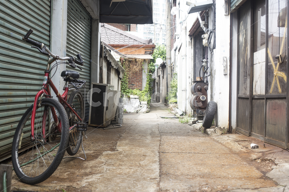 골목,길,골목길,도시,동네,담벼락,자전거,셔터,상점