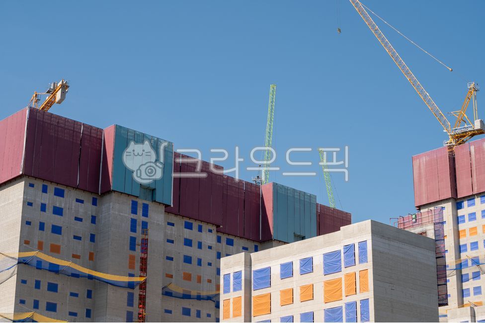 erection,blue sky,iron frame,invest,concept,industry,construct,building,construction crane,safety,design,constructioncrane,Development,construction,tower crane,tower,redevelopment,sky,crane,business,real estate,clear,construction site,engineering,new cons