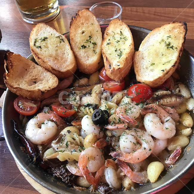 garlicbread,garlic,gambas,butter,oil,shrimp,food,새우,해산물,마늘빵,음식,식재료,요리,food,cook,meal,dishes,food reserves