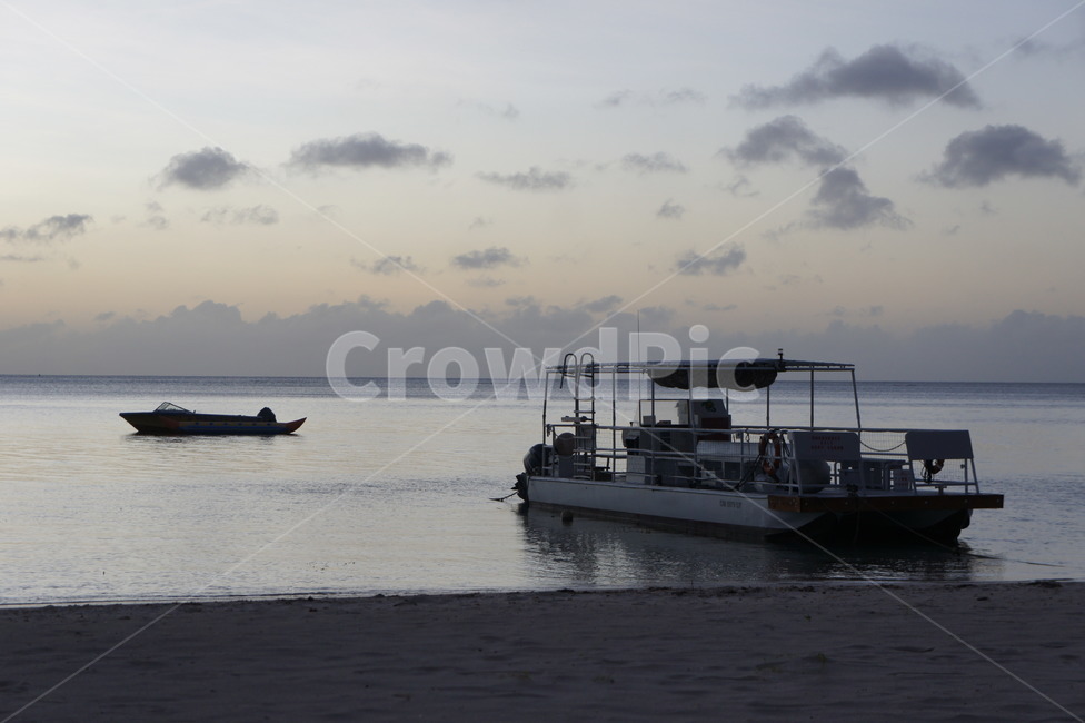 일몰,저녁,하늘,수평선,바다,sea,배,요트,구름,노을,sunset,날씨,vehicle,차량,transportation,교통,boat,보트