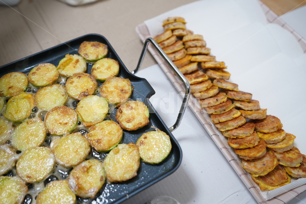 전,한식,명절,음식,먹거리,안주,반찬,부침,food,호박전,동그랑땡,음식,식재료,요리,food,cook,meal,dishes,food reserves