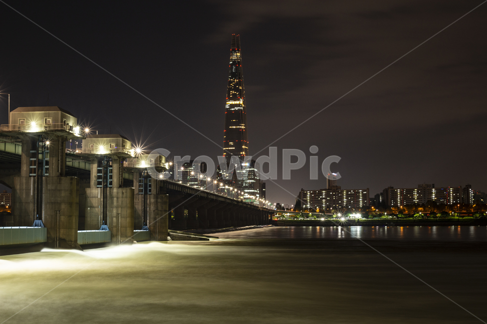 한국,한국야경,한강다리,야경,한강,korea,koreanightview,nightview,hanriver,야경,밤,풍경,nightscape,night,landscape,도시,city,한국도시풍경,한국도시경관,korea cityscape,architecture,건축물,tower,탑,building,건물,spire,첨탑,steeple,뾰족한 탑