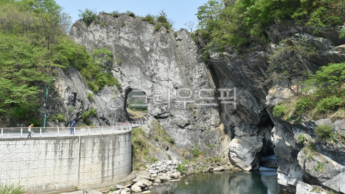 Natural Monument No 147,bed,,bottom landform,natural,nature,Toorunae,palaeozoic,monument,Gangwondo,Paleozoic strata,No 147,national geopark,geopark,Taebaek,geological attractions,phrase,147,natural monument,Gangwon Paleozoic National Geopark,Hwang Jicheon