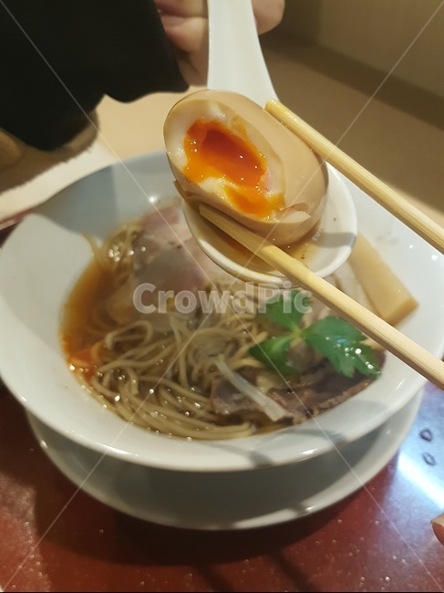 반숙,반숙계란,노른자,라멘,일본라멘,라면,면요리,일본음식,면