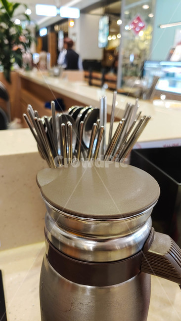 음식점,물통,수저통,수저,젓가락,숟가락