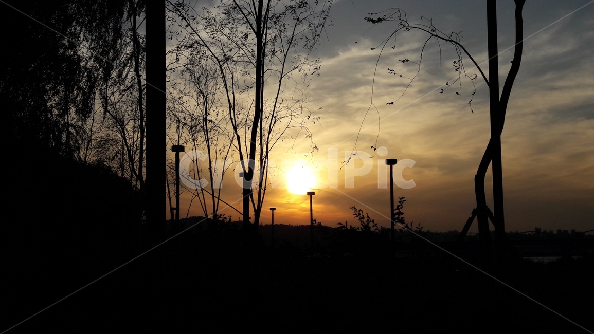하늘,노을,가을,붉은,구름,자연,풍경,nature,landscape,outdoors,옥외,dusk,황혼,sunset,일몰,sky,dawn,새벽,red sky,붉은 하늘,sunlight,햇빛